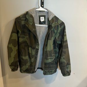 GAP kids, lined hooded raincoat. Excellent condition, size M